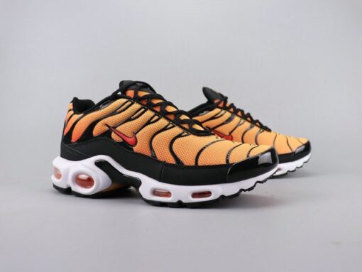 NIKE AIR MAX PLUS OG SUNSET ORANGE - Image 4